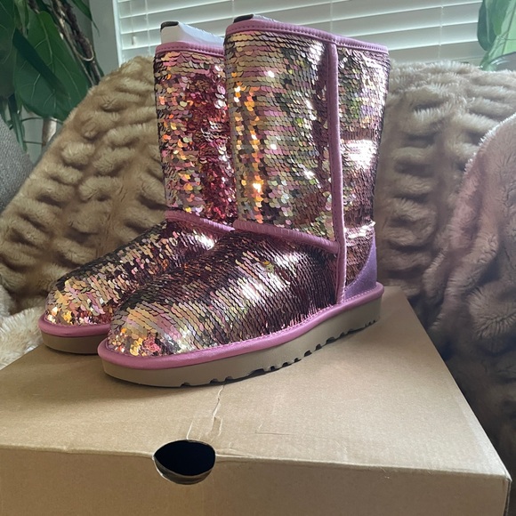 Brand New Classic Short Sequin Pink Uggs Womens Size 7 - Picture 6 of 9